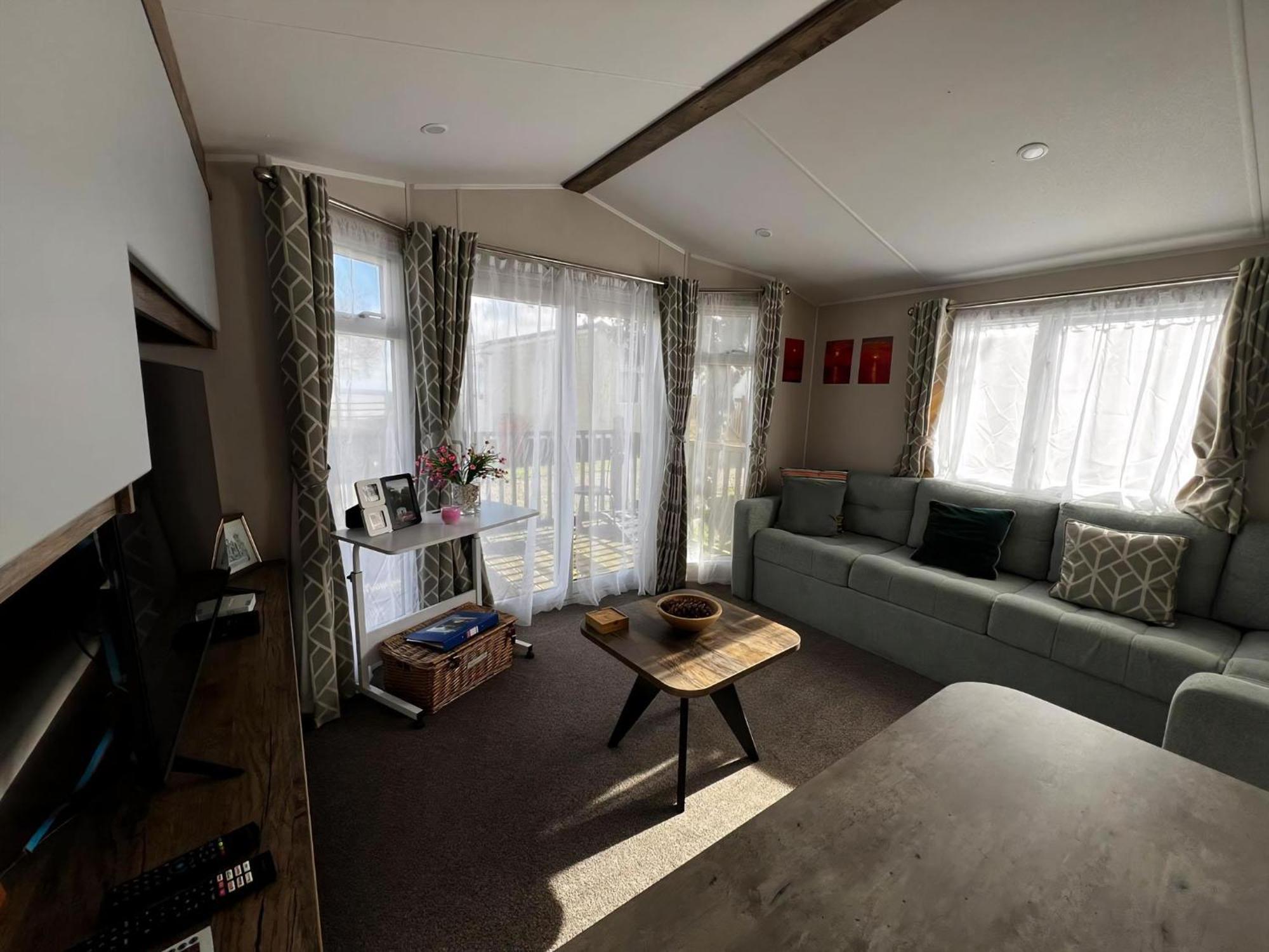 Stunning Caravan With Decking At Azure Seas In Suffolk Ref 32055az Campsite *