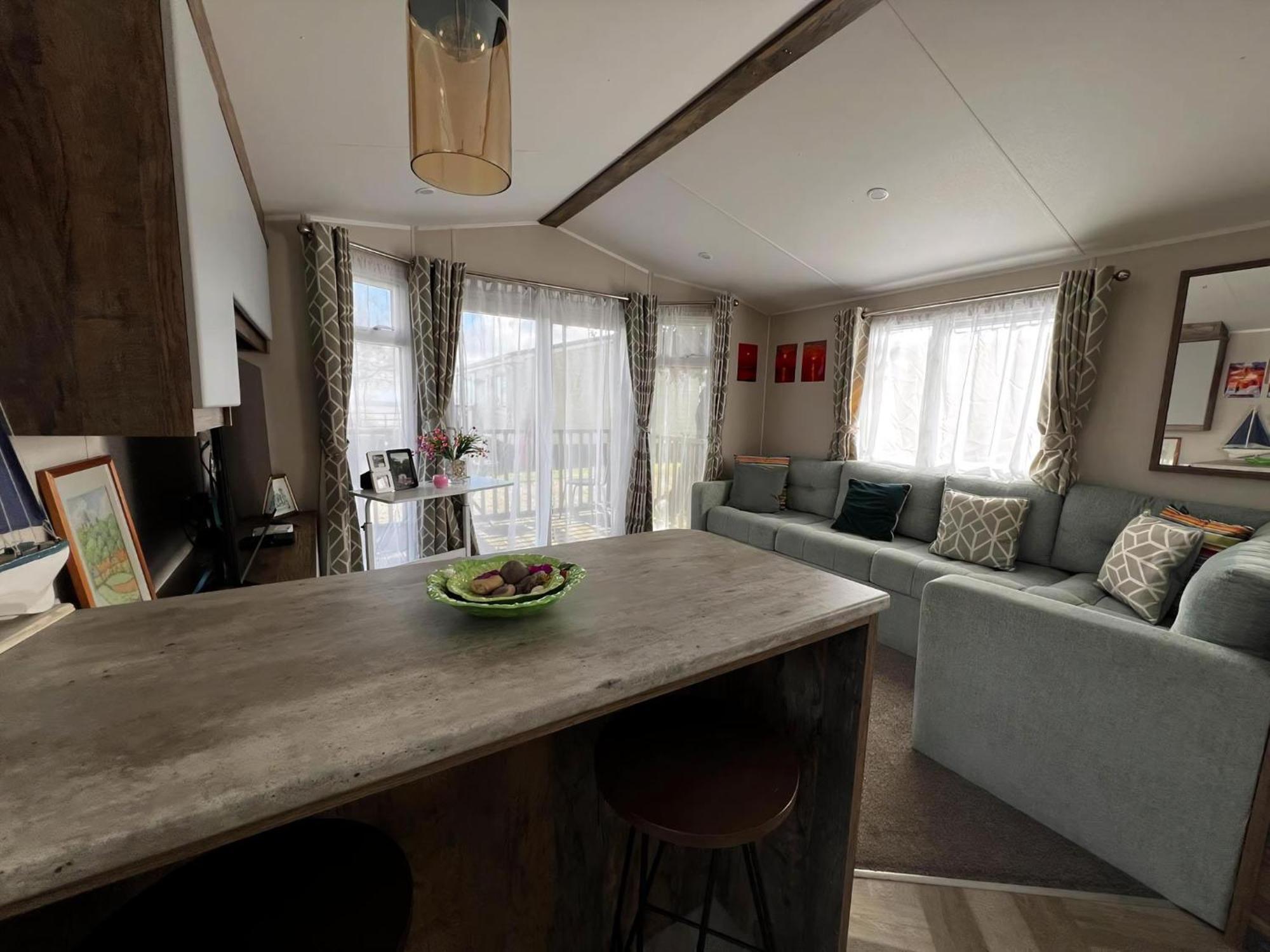 Stunning Caravan With Decking At Azure Seas In Suffolk Ref 32055az *